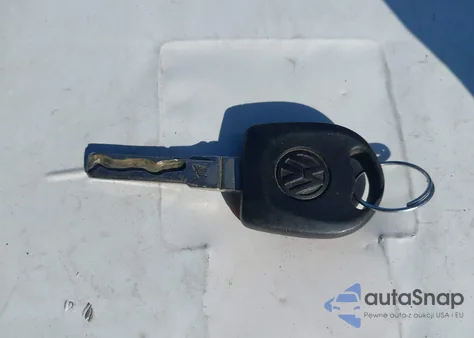 2005 Volkswagen New Beetle Gls 1.8T from USA, damaged, VIN 3VWCD31C55M411102